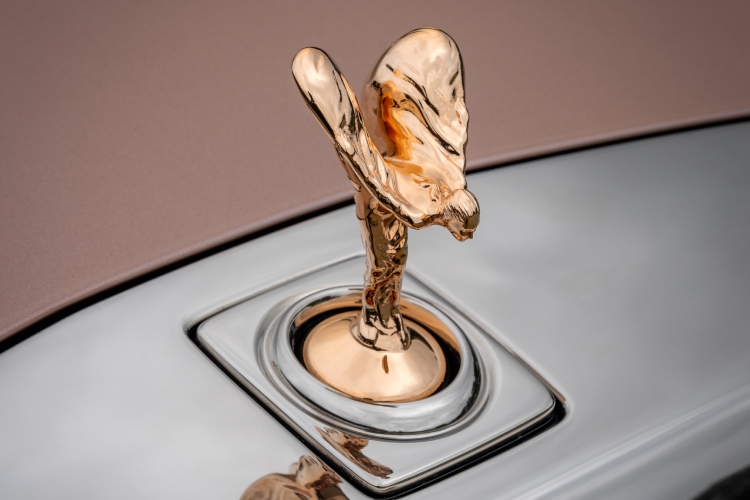 rolls-royce-phantom-dentelle-besprekorno-remek-delo-nadahnuto-umetnoscu-cipke-2