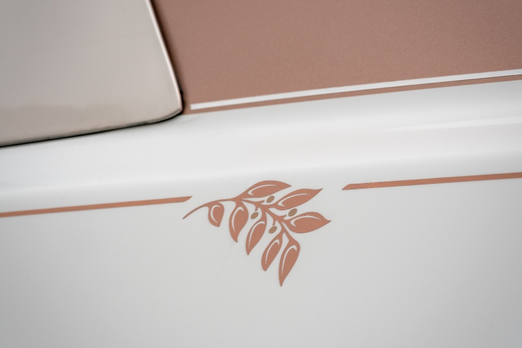 rolls-royce-phantom-dentelle-besprekorno-remek-delo-nadahnuto-umetnoscu-cipke-3