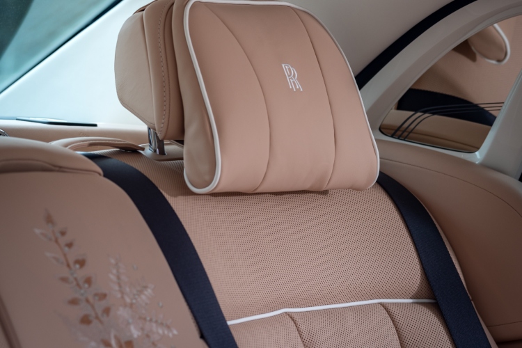 rolls-royce-phantom-dentelle-besprekorno-remek-delo-nadahnuto-umetnoscu-cipke-4