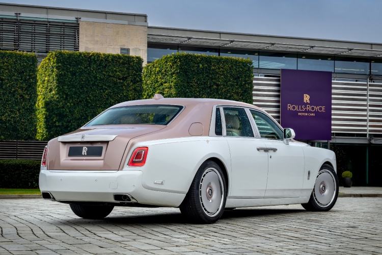 rolls-royce-phantom-dentelle-besprekorno-remek-delo-nadahnuto-umetnoscu-cipke-6