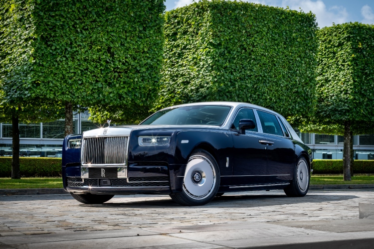 rolls-royce-muralna-umetnost-dunhuanga-u-pokretu-1