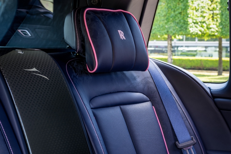 rolls-royce-muralna-umetnost-dunhuanga-u-pokretu-13