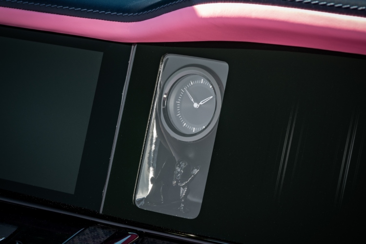 rolls-royce-muralna-umetnost-dunhuanga-u-pokretu-16