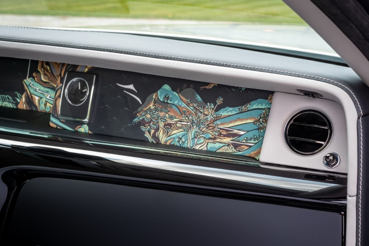 rolls-royce-muralna-umetnost-dunhuanga-u-pokretu-30