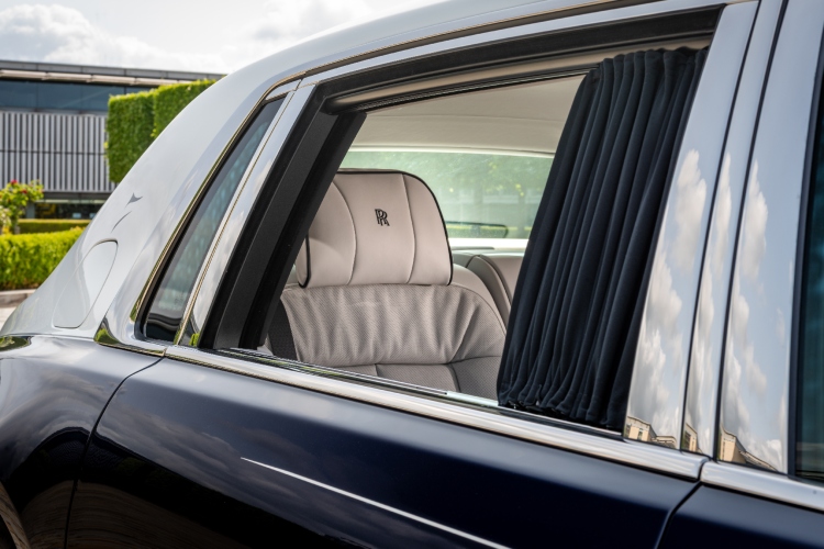 rolls-royce-muralna-umetnost-dunhuanga-u-pokretu-31