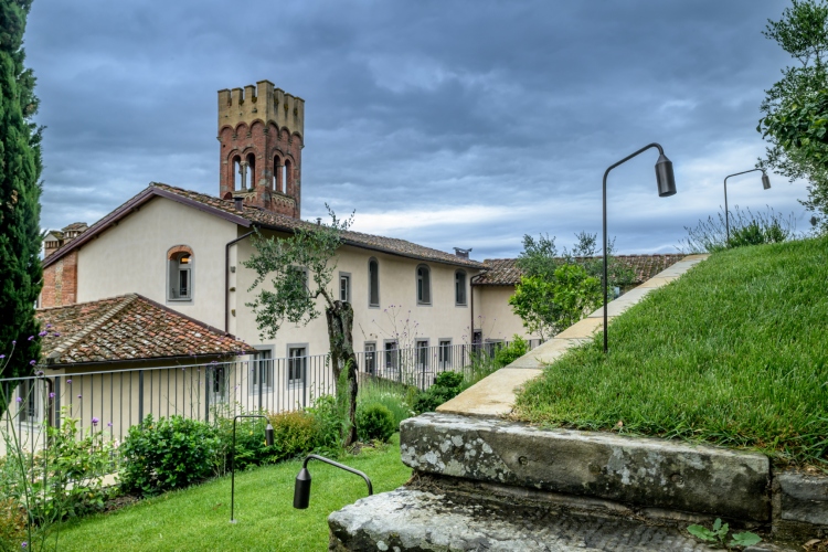 la-monastica-resort-spa-toskanska-tisina-u-svetlosti-plateka-1