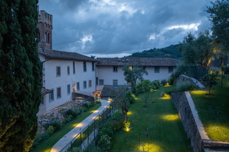la-monastica-resort-spa-toskanska-tisina-u-svetlosti-plateka-5