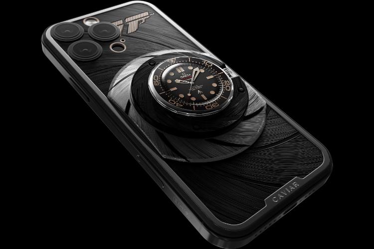 licenca-za-luksuz-caviar-lansira-iphone-sa-ugradenim-omega-bond-casovnikom-12