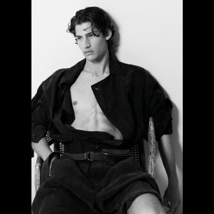 giorgio-armani-mare-2025-leto-u-znaku-laganih-silueta-morskih-vetrova-i-svesnog-luksuza-3