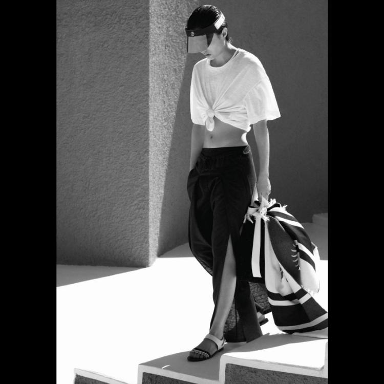 giorgio-armani-mare-2025-leto-u-znaku-laganih-silueta-morskih-vetrova-i-svesnog-luksuza-31