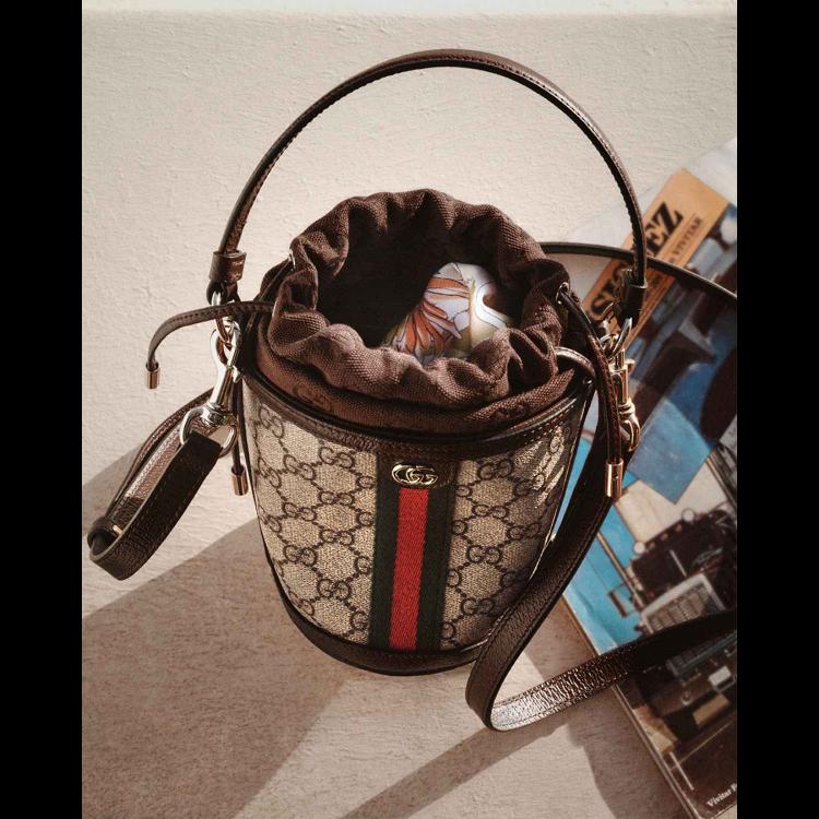 gucci-slavi-gg-monogram-u-novoj-kampanji-snimljenoj-na-suncanoj-rivijeri-kana-1