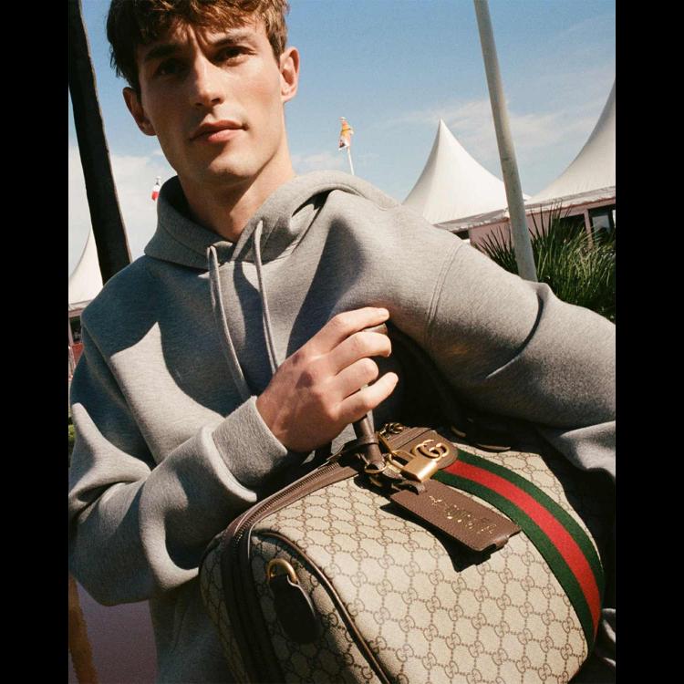 gucci-slavi-gg-monogram-u-novoj-kampanji-snimljenoj-na-suncanoj-rivijeri-kana-9