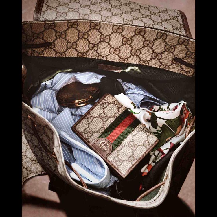 gucci-slavi-gg-monogram-u-novoj-kampanji-snimljenoj-na-suncanoj-rivijeri-kana-25