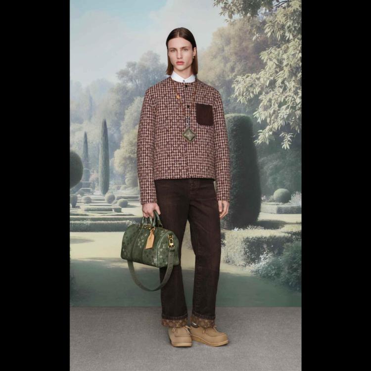 louis-vuitton-proleceleto-za-2026-farel-vodi-dandije-na-britansko-selo-6