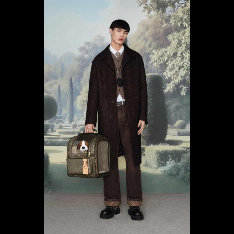 louis-vuitton-proleceleto-za-2026-farel-vodi-dandije-na-britansko-selo-15