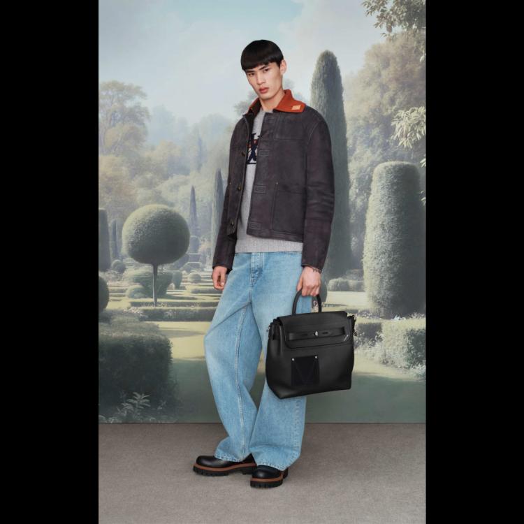 louis-vuitton-proleceleto-za-2026-farel-vodi-dandije-na-britansko-selo-34
