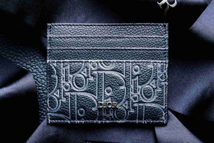 dior-otkriva-novu-selekciju-muskih-komada-osnazenih-kodovima-kuce-12