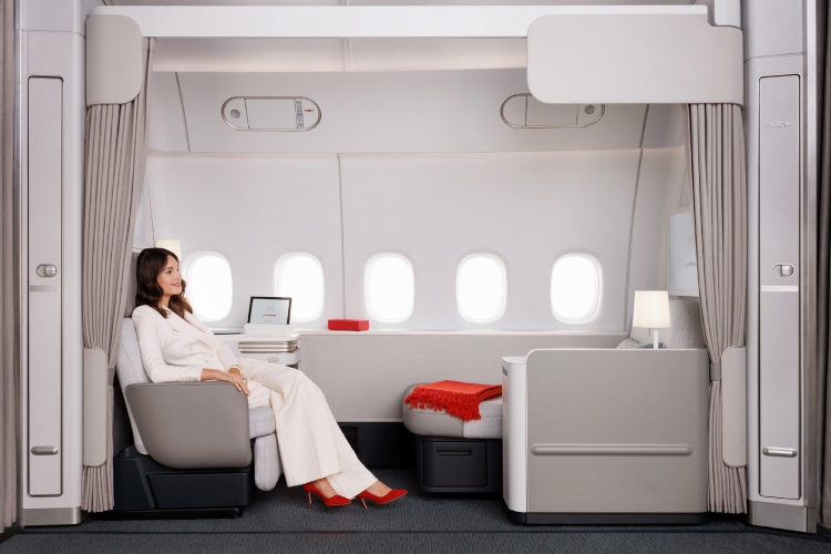 air-france-i-jacquemus-predstavljaju-novu-definiciju-luksuza-na-nebu-la-premiere-sada-ukljucuje-i-dizajners-17