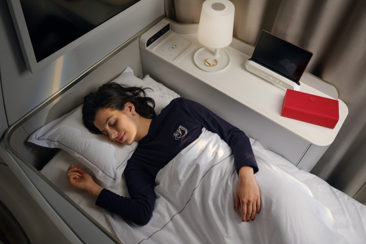 air-france-i-jacquemus-predstavljaju-novu-definiciju-luksuza-na-nebu-la-premiere-sada-ukljucuje-i-dizajners