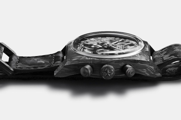 zenith-chronomaster-revival-a3818-cover-girl-carbon-nova-iteracija-vrhunskog-luksuza-8