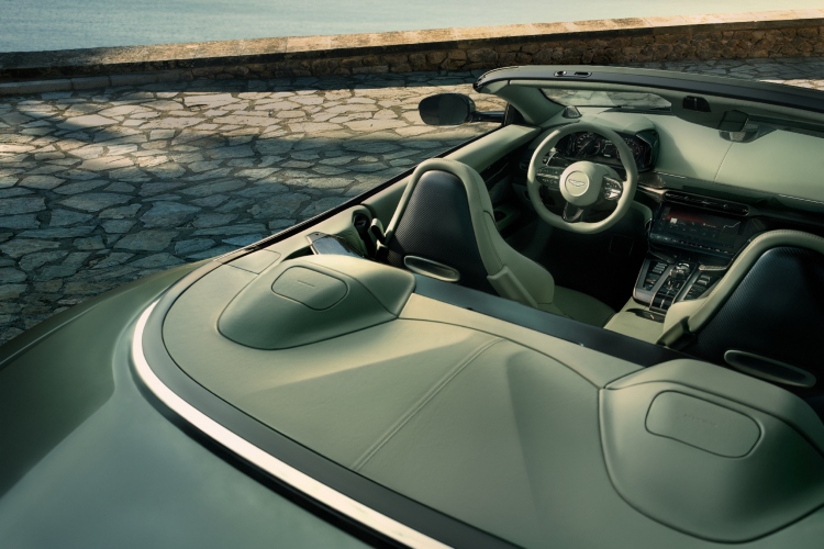 novi-aston-martin-4