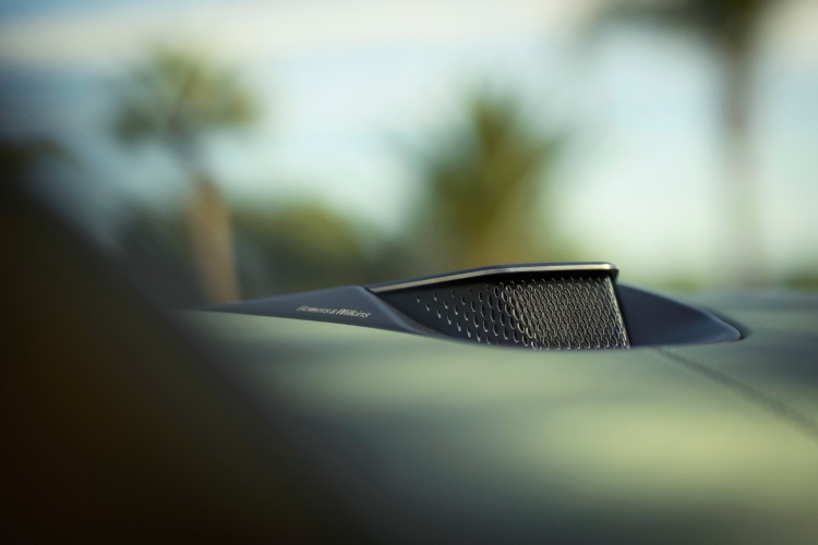novi-aston-martin-5