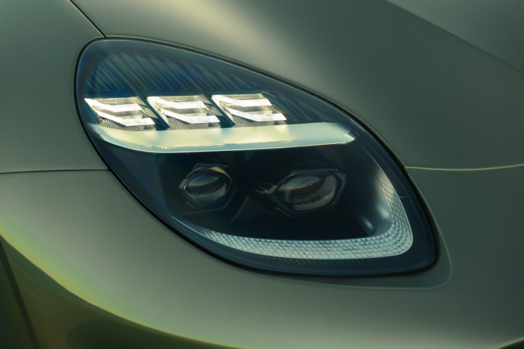 novi-aston-martin-6