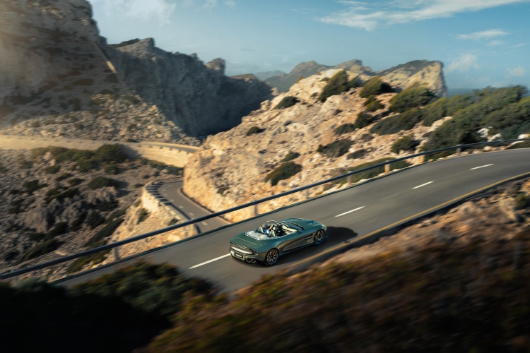 novi-aston-martin-21