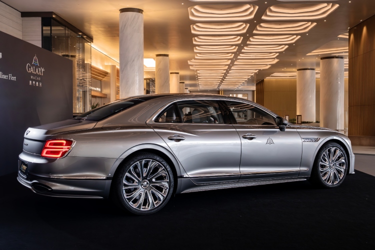 macau-obara-rekorde-luksuza-galaxy-resort-narucio-najvecu-flotu-bentley-flying-spur-vozila-u-istoriji-11