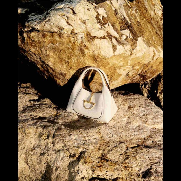gucci-predstavlja-lido-kampanju-letnja-himna-slobodi-suncu-i-mediteranskoj-eleganciji-27