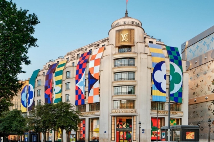da-li-je-ovo-najbaksuzniji-louis-vuitton-butik-na-svetu-2
