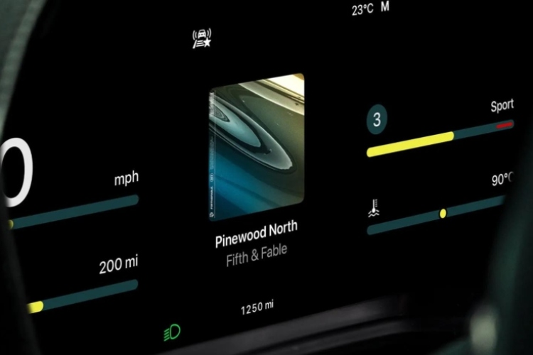 stigao-je-apple-carplay-ultra-ali-morate-kupiti-aston-martin-5