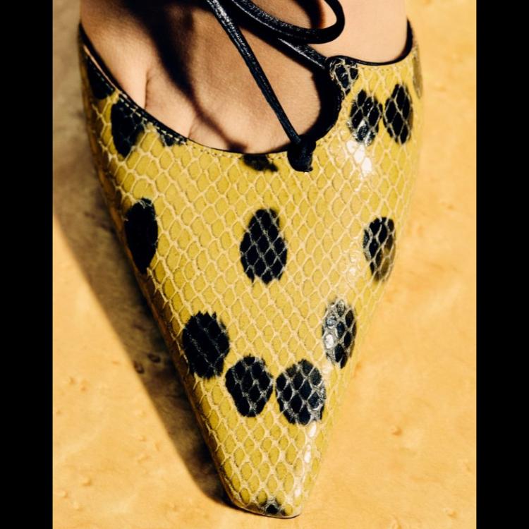 jimmy-choo-ozivljava-modu-s-kraja-90-ih-arhivska-kolekcija-je-modni-san-koji-traje-6