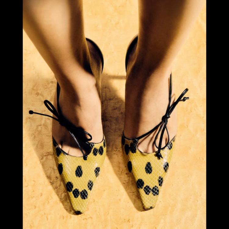 jimmy-choo-ozivljava-modu-s-kraja-90-ih-arhivska-kolekcija-je-modni-san-koji-traje-8