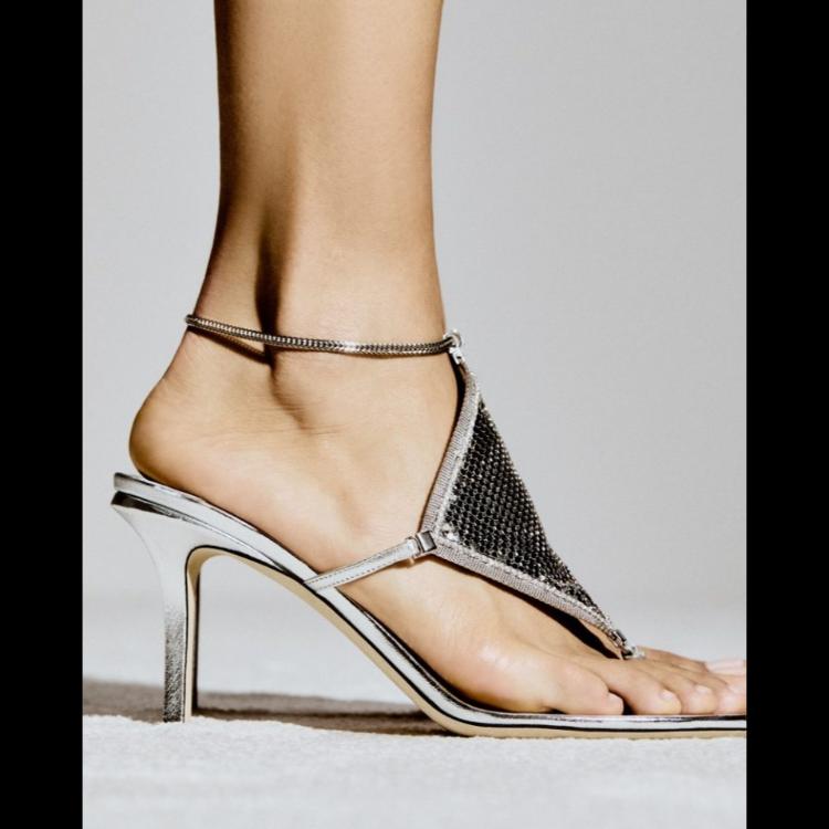 jimmy-choo-ozivljava-modu-s-kraja-90-ih-arhivska-kolekcija-je-modni-san-koji-traje-15