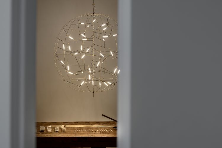 catellani-smith-svetlost-u-rukama-majstora-4