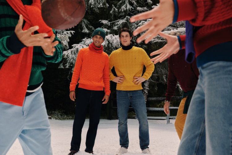 jisoo-i-tommy-hilfiger-praznicna-elegancija-u-kampanji-a-hilfiger-holiday-2025-4