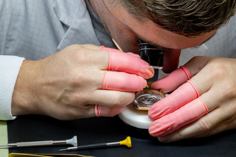 franck-muller-vanguard-alquimiamc-umetnost-vremena-i-metal-koji-zivi-25