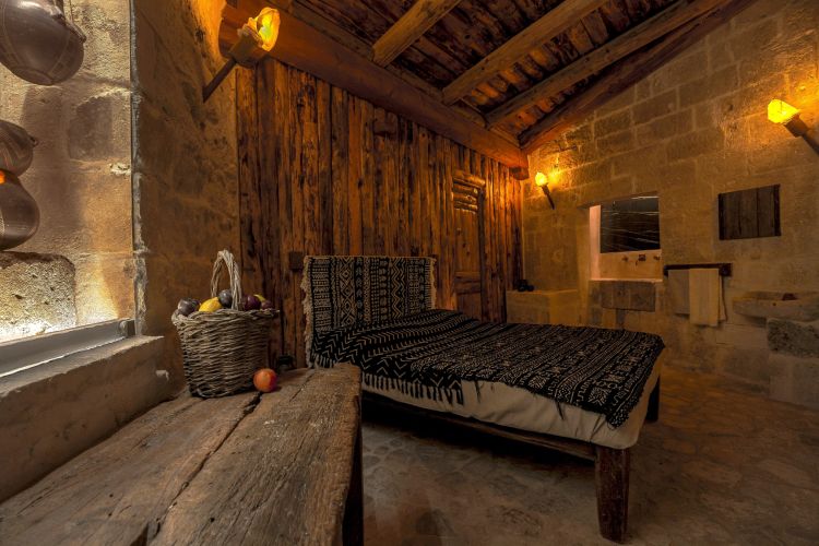 moyseion-matera-svetlost-zvuk-i-voda-tri-simbola-vecnosti-11