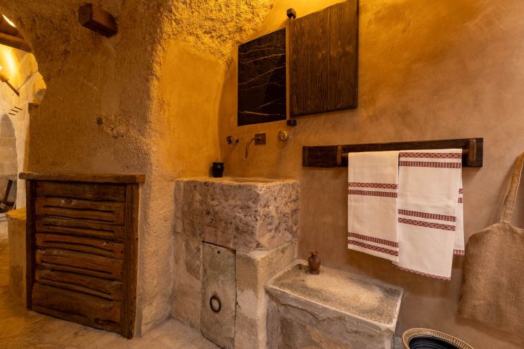 moyseion-matera-svetlost-zvuk-i-voda-tri-simbola-vecnosti-19