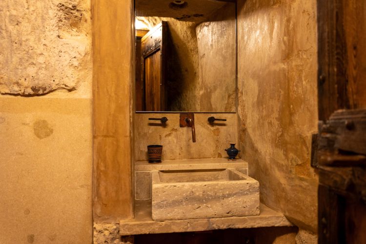 moyseion-matera-svetlost-zvuk-i-voda-tri-simbola-vecnosti-23