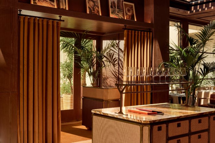 esca-mediteranski-dozivljaj-u-srcu-izmira-spoj-kulinarstva-arhitekture-i-svetlosti-7