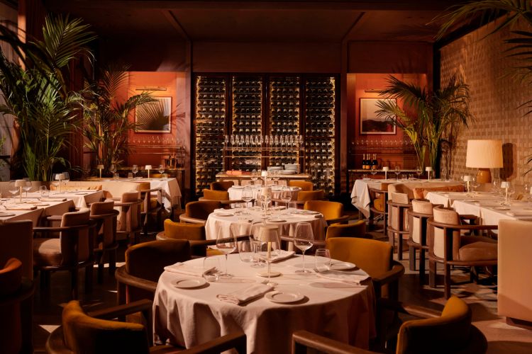 esca-mediteranski-dozivljaj-u-srcu-izmira-spoj-kulinarstva-arhitekture-i-svetlosti-11