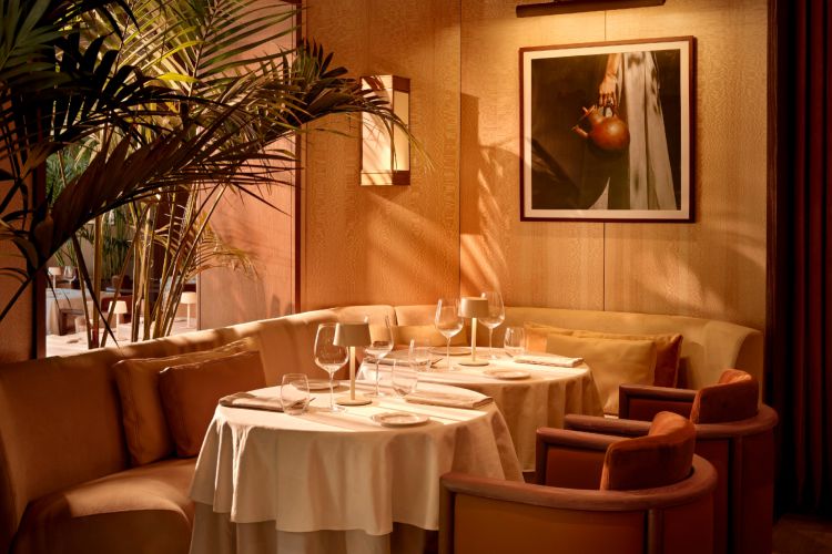 esca-mediteranski-dozivljaj-u-srcu-izmira-spoj-kulinarstva-arhitekture-i-svetlosti-15