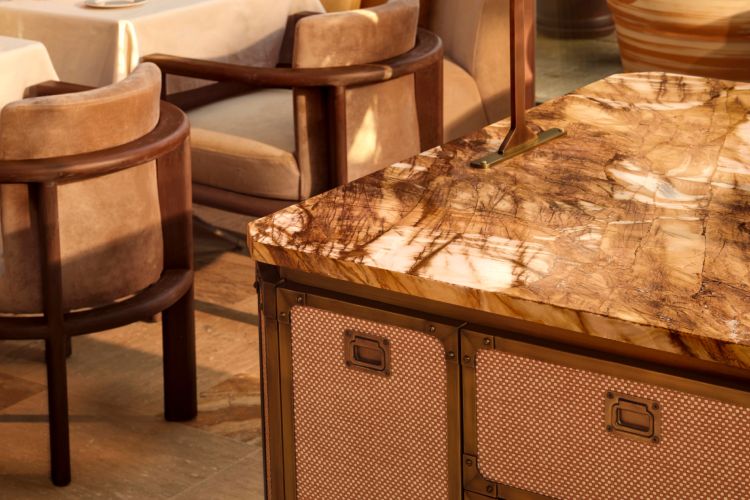 esca-mediteranski-dozivljaj-u-srcu-izmira-spoj-kulinarstva-arhitekture-i-svetlosti-17