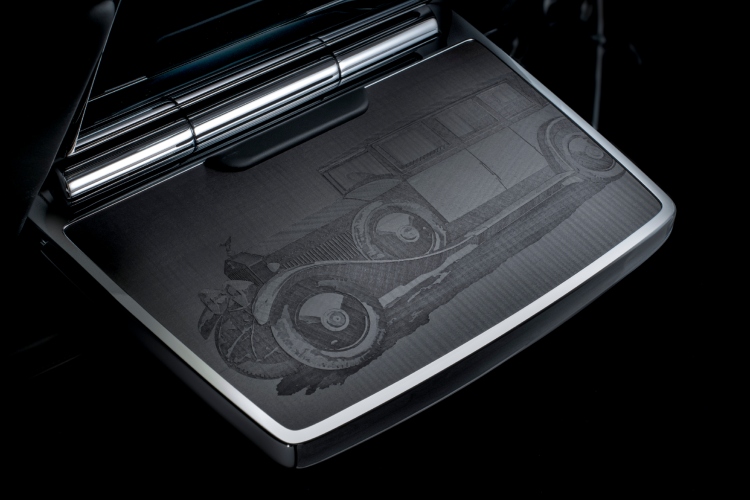 rolls-royce-predstavlja-phantom-centenary-private-collection-remek-delo-koje-slavi-stogodisnjicu-ikone-16