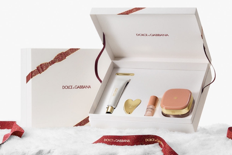 where-wonder-begins-dolcegabbana-otkriva-magiju-praznicnog-darivanja-5
