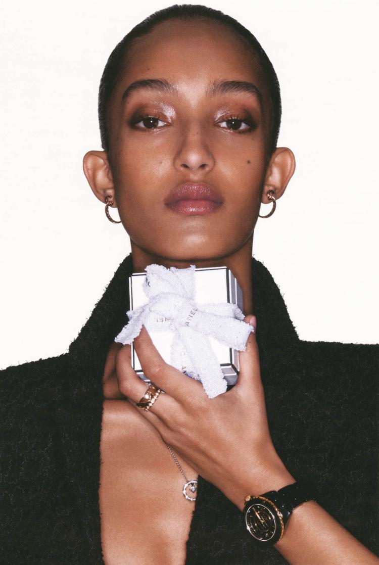 chanel-end-of-year-from-dream-to-reality-praznicna-elegancija-pretvorena-u-zvezdani-sjaj-21