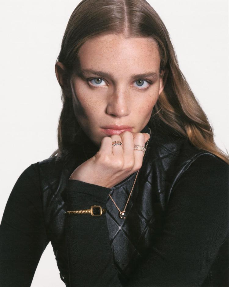 chanel-end-of-year-from-dream-to-reality-praznicna-elegancija-pretvorena-u-zvezdani-sjaj-27