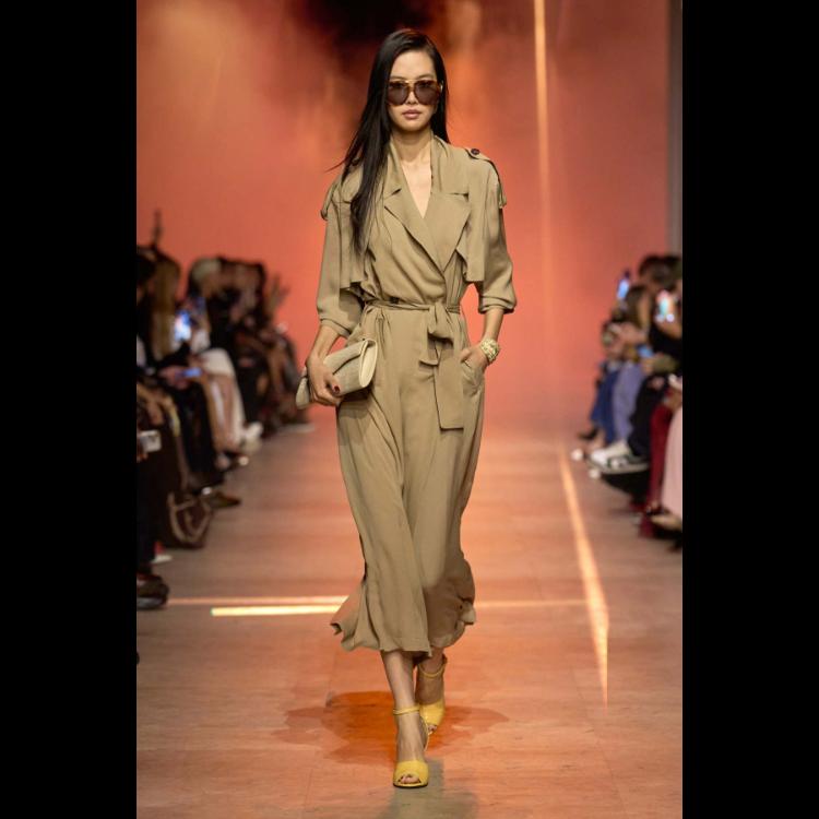 elie-saab-proleceleto-2026-simfonija-moci-igre-i-zadovoljstva-22